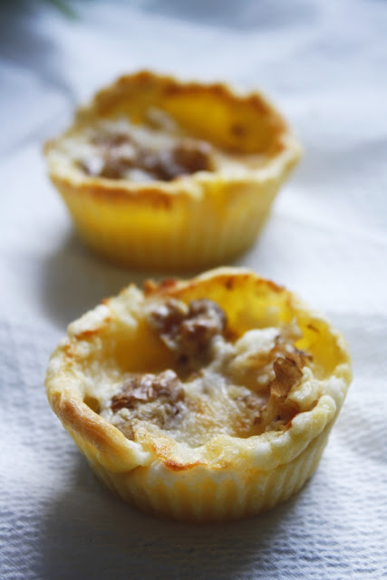 tartellette pere e taleggio