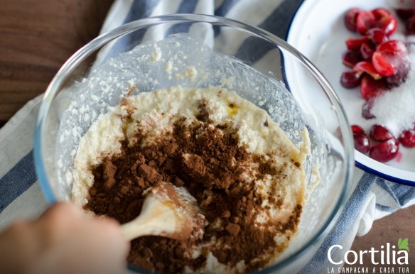 Torta di pane e cacao alle ciliegie_-2R